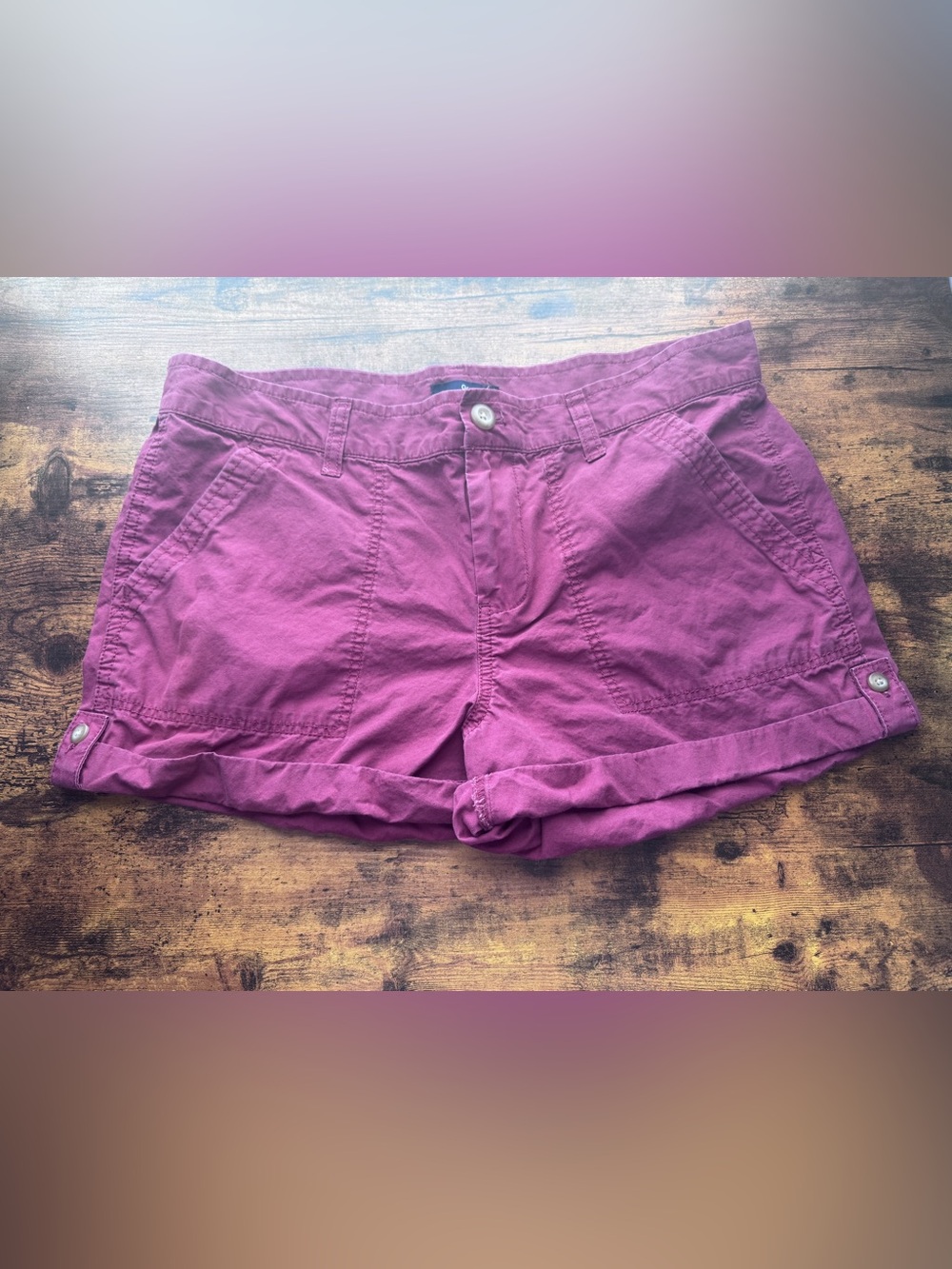 GAP Women's Rolled Hem Shorts in Magenta-Size 8